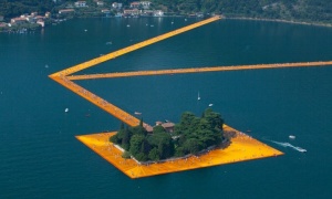 Serie “21 obras do século 21” (16): “Floating Piers” (2016), de Christo e Jeanne-Claude